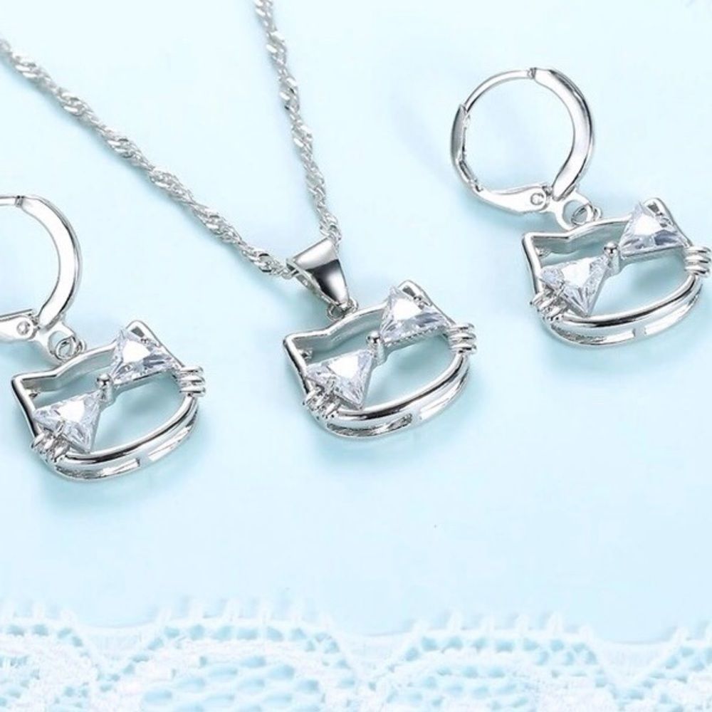 925 STERLING SILVER  Kitty Sterling Silver necklace set